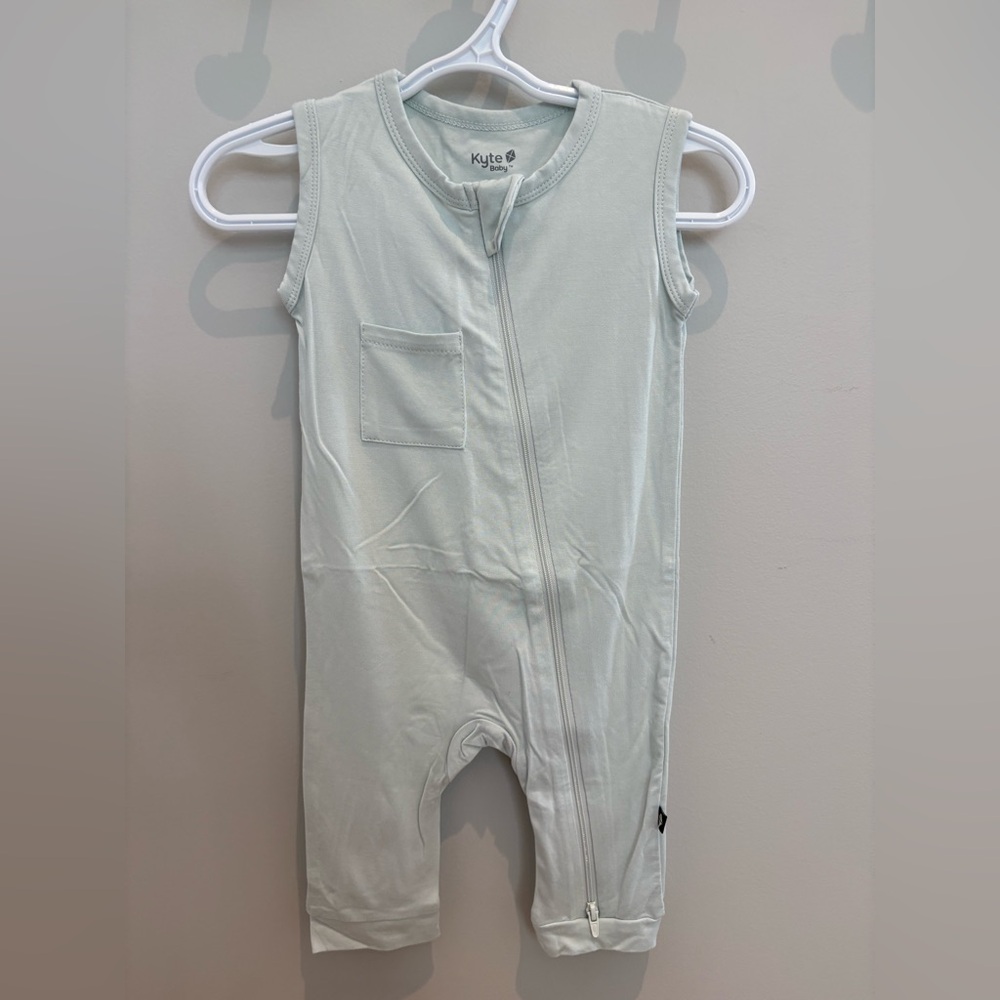 Kyte BABY Sleeveless Zippered Romper in Dew